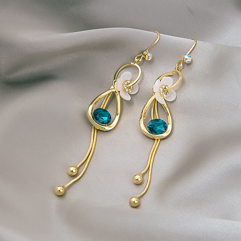 White Flower Hollow Teardrop Chain Design Dangle Earrings With Shiny Zircon Decor Elegant Style Copper Jewelry Female Gift