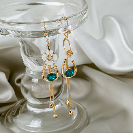 White Flower Hollow Teardrop Chain Design Dangle Earrings With Shiny Zircon Decor Elegant Style Copper Jewelry Female Gift