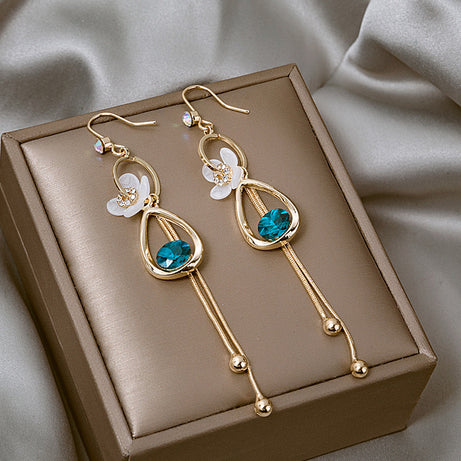 White Flower Hollow Teardrop Chain Design Dangle Earrings With Shiny Zircon Decor Elegant Style Copper Jewelry Female Gift