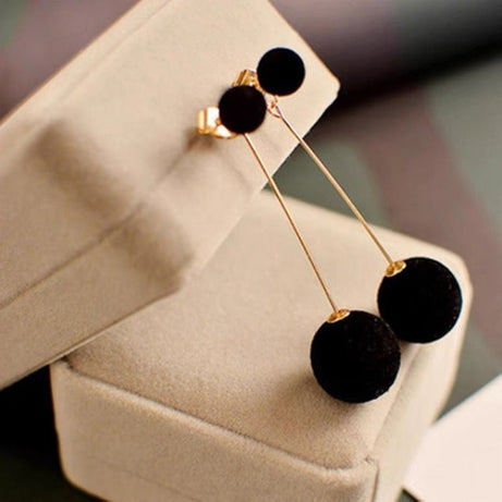1pair New Black Wool Ball Earrings, Female Simple Autumn And Winter Velvet Round Ball Long Pendant Temperament Earrings Ear Studs, Ideal choice for Gifts