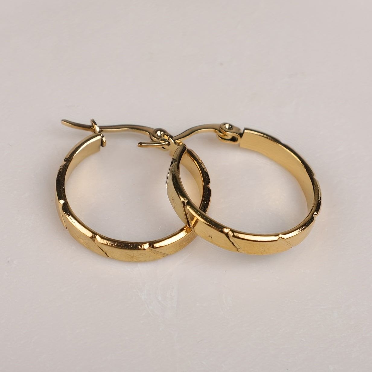 1 Pair Of Golden Stainless Steel Rice Pattern Circle Earrings For Women Girls Hypoallergenic Ear Jewelry