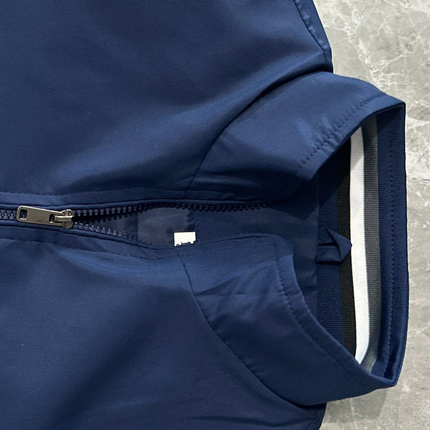 Sophie Store Elevate Your Style: Men's Regular Fit Stand Collar Windbreaker for a Hipster College Look in Spring and Autumn