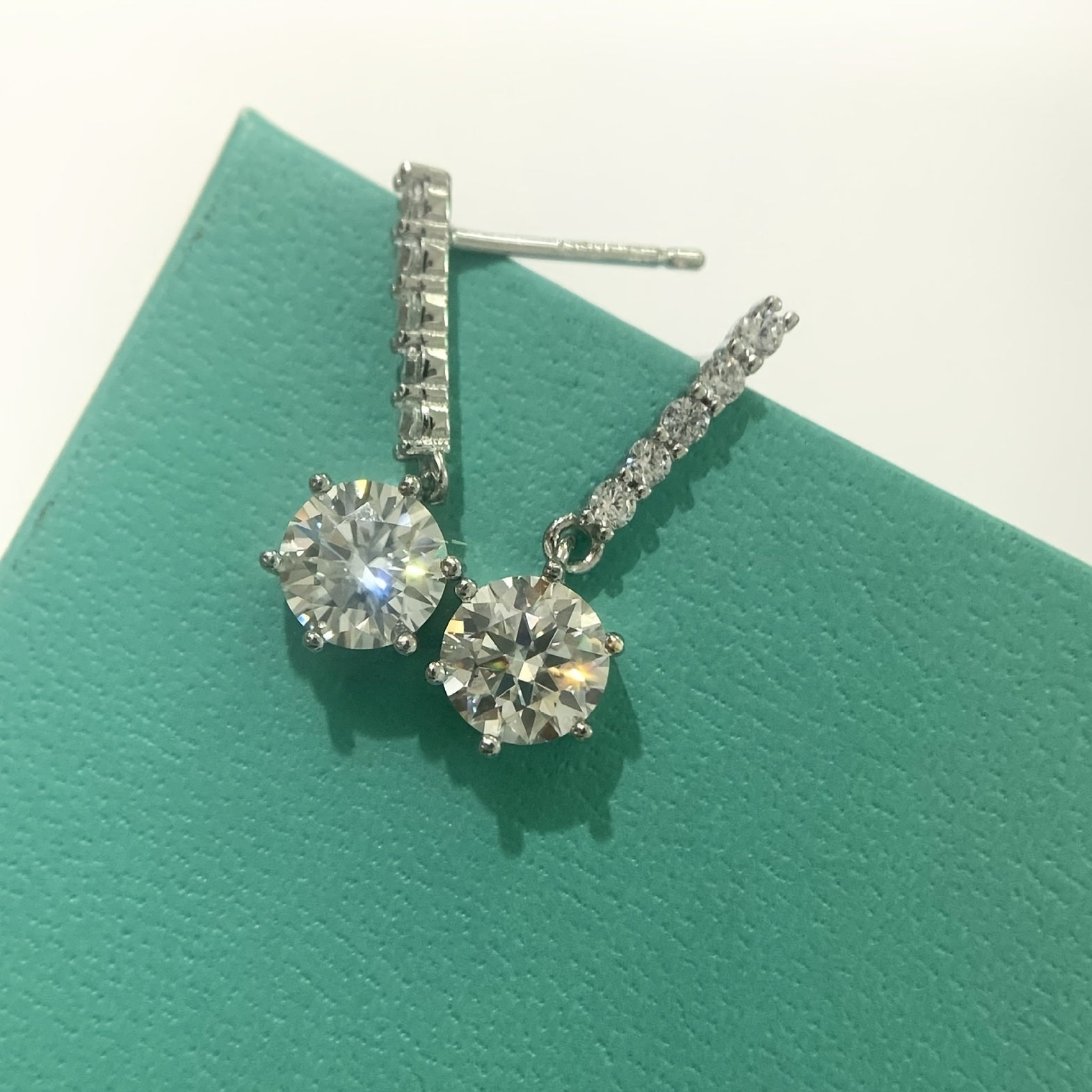 1.0ct Moissanite 5-Prong Drop Dangle Earrings 18K Gold Plated 925 Silver Wedding Engagement Party Decor For Women Girls 1Pair