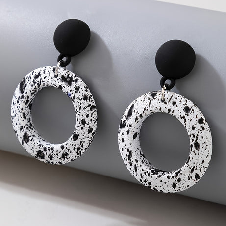 Chic Women Black And White Circle Earrings Party Holiday Decor 1Pair