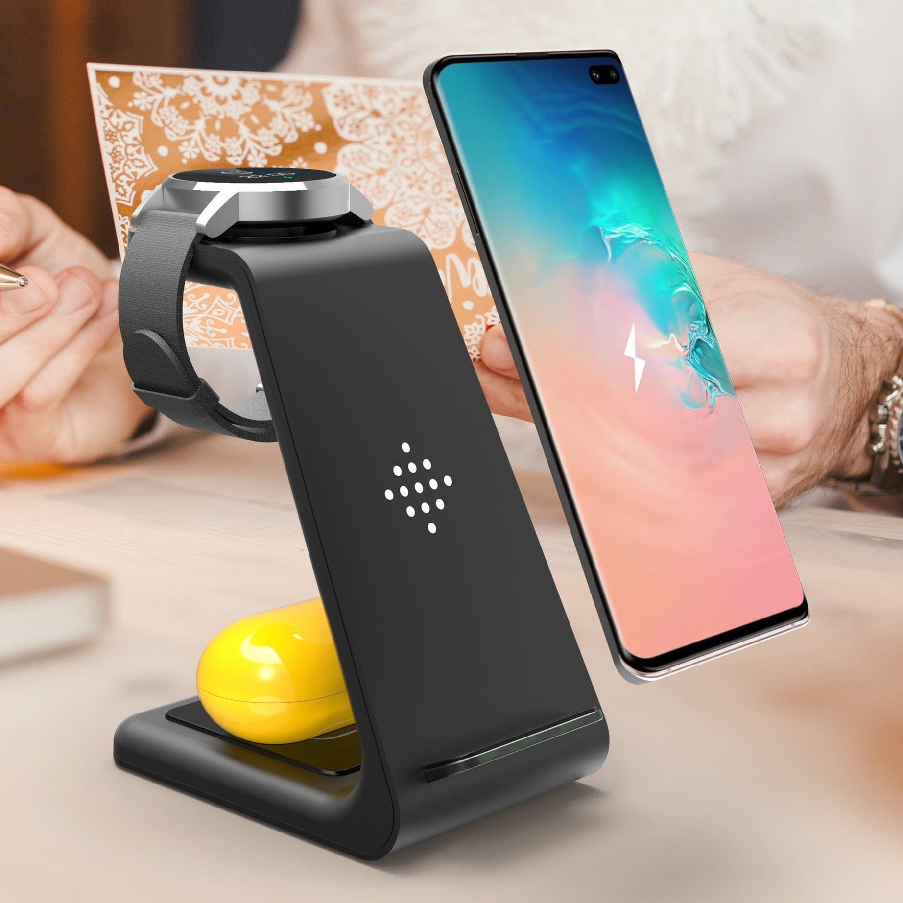 Trade Castle Mobile 3 In 1 Fast Charging Station Wireless Charger Stand Wireless Quick Charge Dock For Phone Holder
